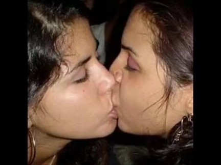 Nipple Licking Lesbians